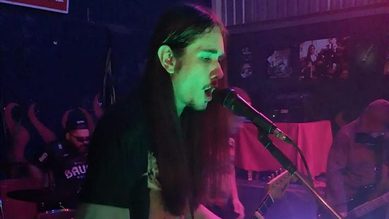 Banda (Twisted) - Procurando Baixista e Batera