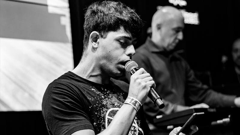 Vocalista procura banda new metal e afins