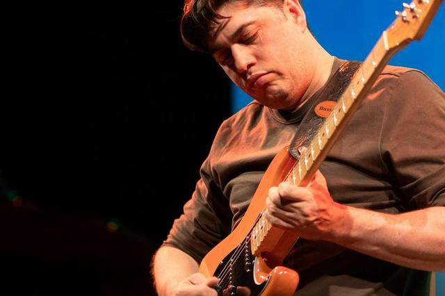 Guitarrista para Banda de Indie Rock | Pubs e Festivais