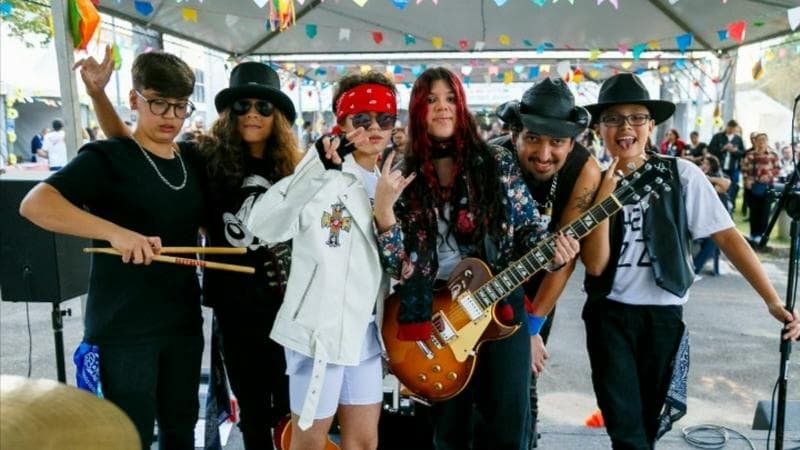 GUNS N' ROSES COVER / BUSCAMOS BAIXISTA