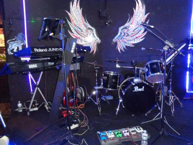 PROCURA SE GUITARRISTA SOLO BANDA HARD ROCK POP E CLASSIC ROCK
