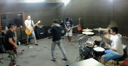 Guitarrista quer montar banda gospel