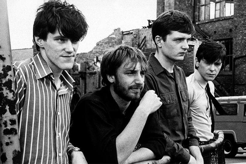 PROCURAMOS VOCALISTA PARA TRIBUTO JOY DIVISION