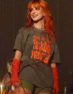 Vocalista procura banda cover paramore