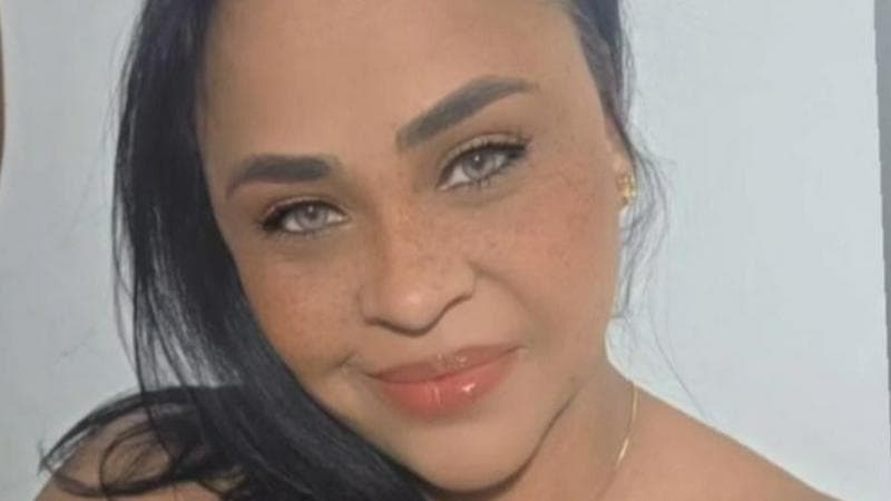VOCALISTA PROCURA BANDA