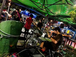 Vocalista procurando banda