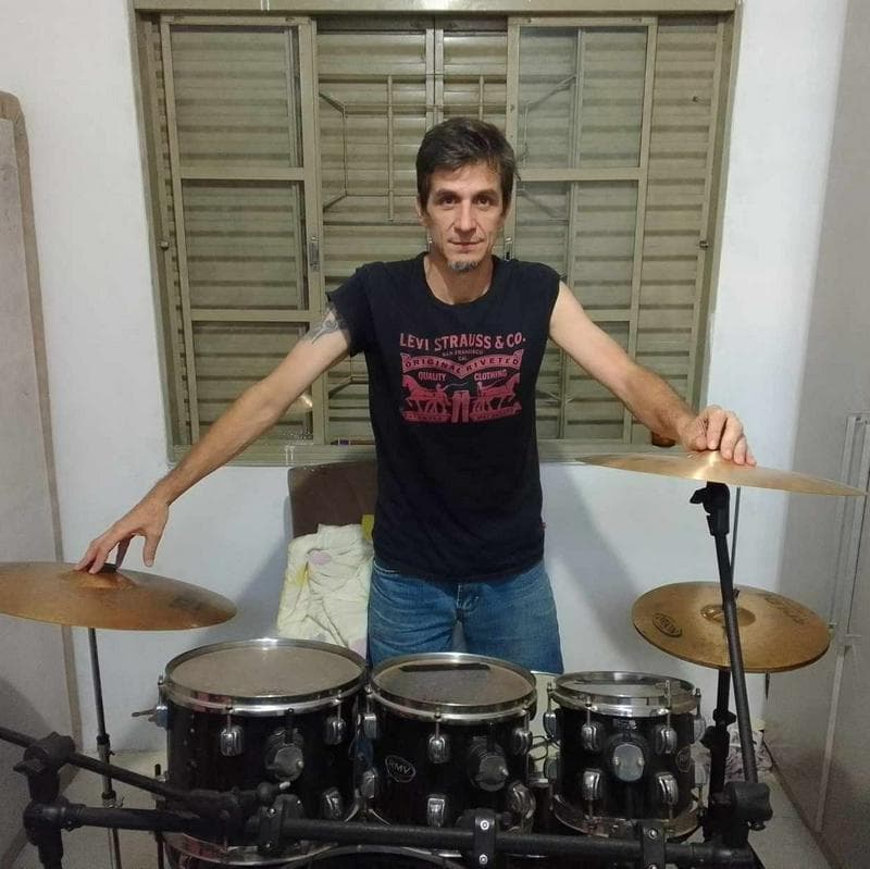 Procuro banda 