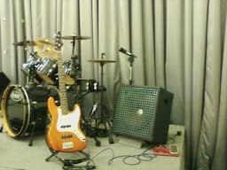 Procurando banda para tocar