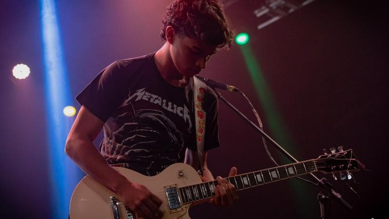 Guitarrista solo procura banda de Rock/Metal — Cover ou Autoral