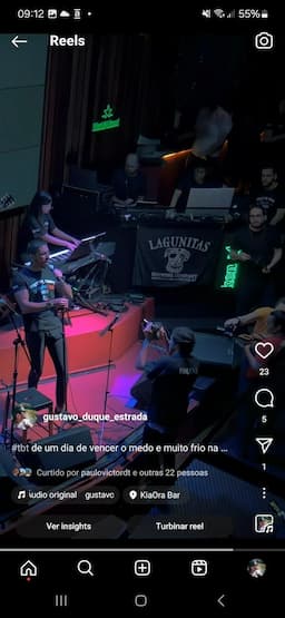 Vocalista sem banda 😅