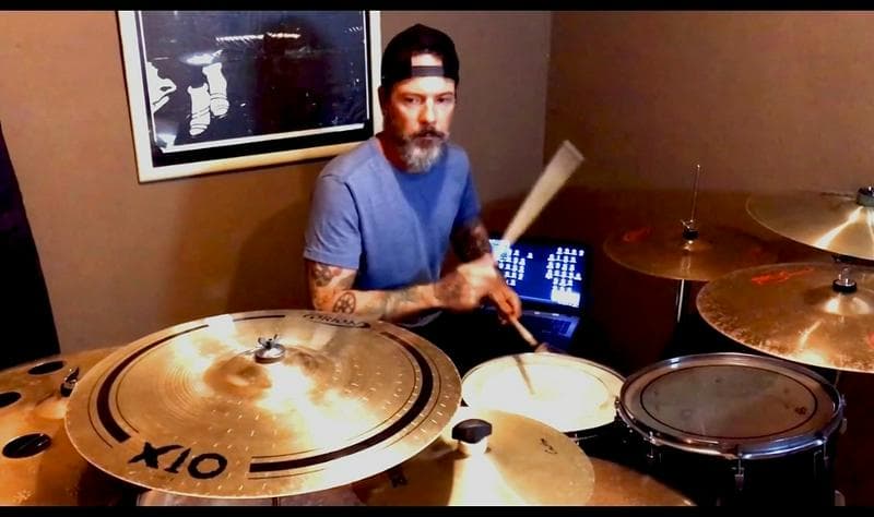 Baterista procura banda para trabalho sério